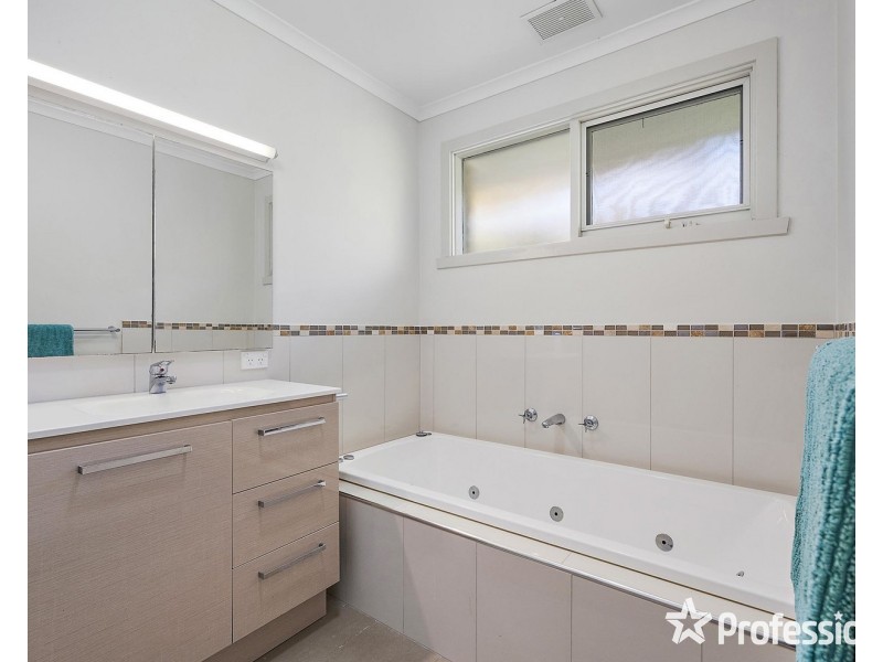 11 Summit Road, Lilydale VIC 3140