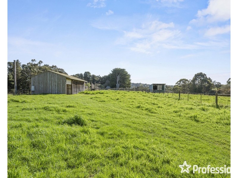 4 Rodger Road, Wandin North VIC 3139