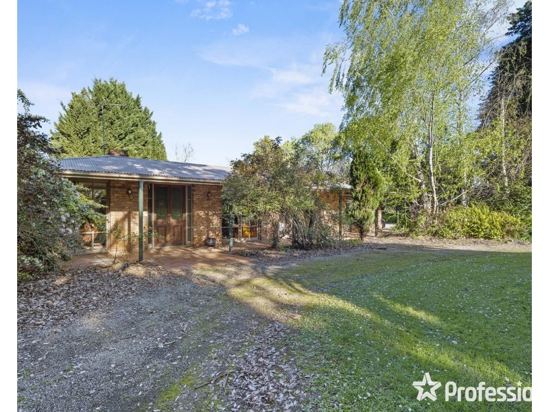 4 Rodger Road, Wandin North VIC 3139