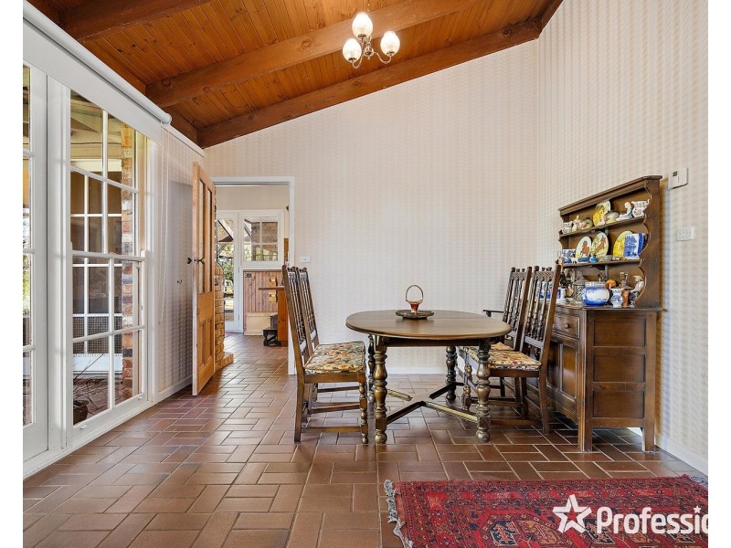 4 Rodger Road, Wandin North VIC 3139
