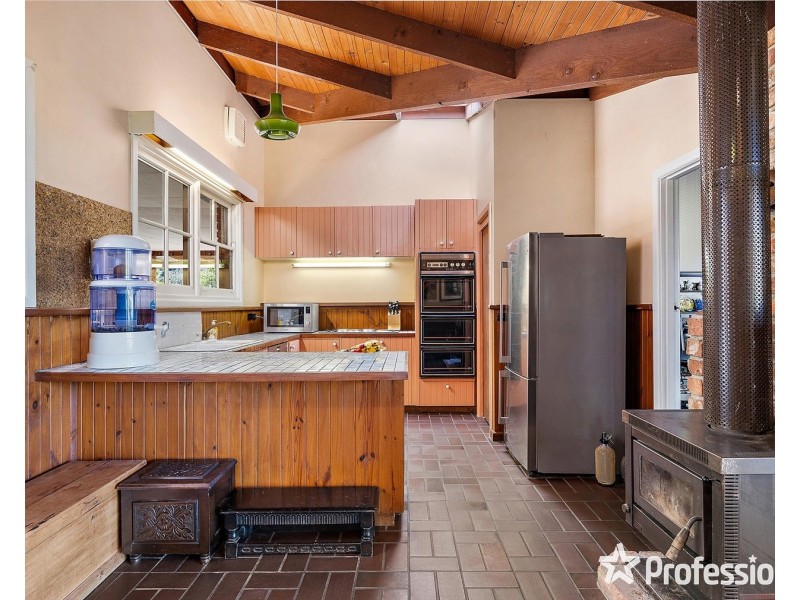 4 Rodger Road, Wandin North VIC 3139