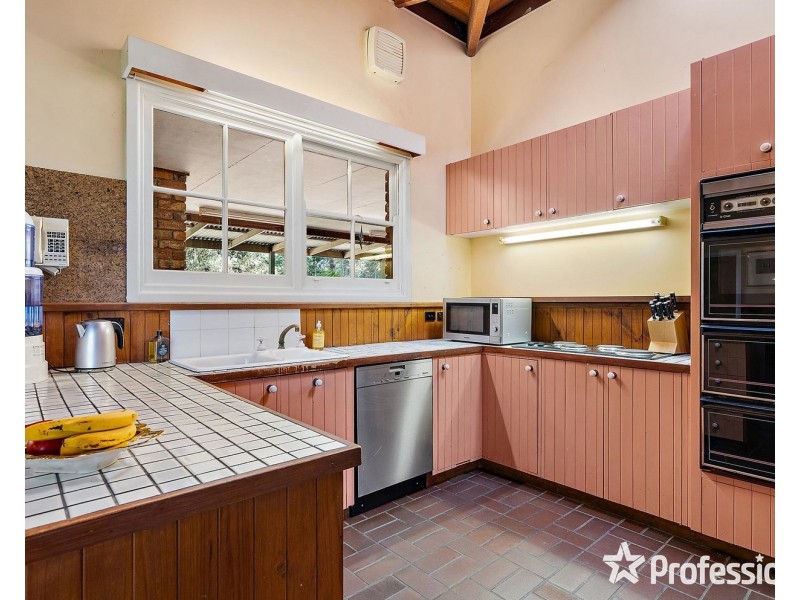 4 Rodger Road, Wandin North VIC 3139