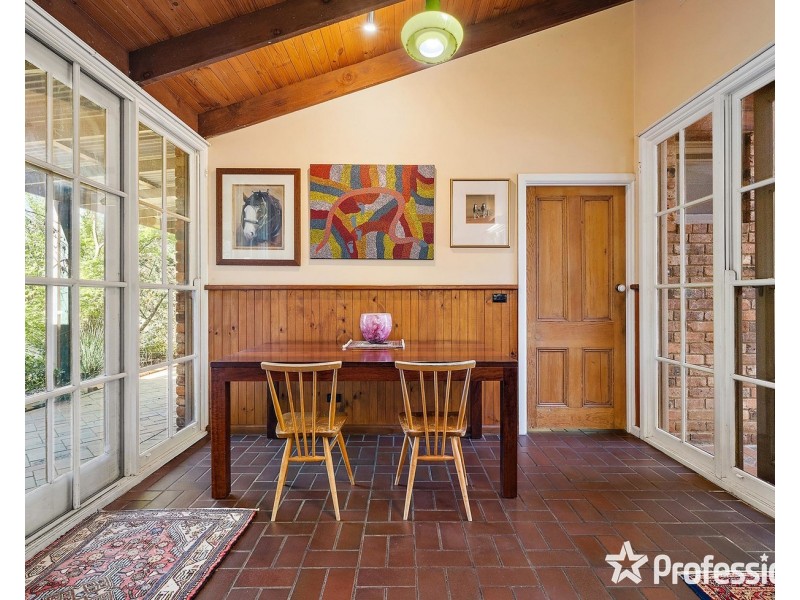 4 Rodger Road, Wandin North VIC 3139