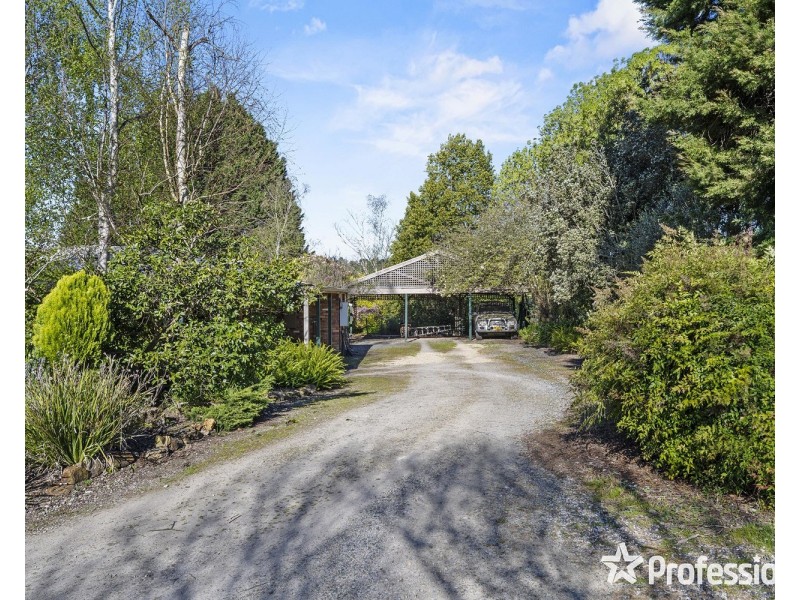 4 Rodger Road, Wandin North VIC 3139