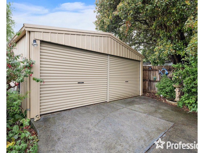 43 Crown Point Ridge, Chirnside Park VIC 3116