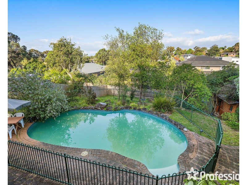 13 Rolling Hills Road, Chirnside Park VIC 3116
