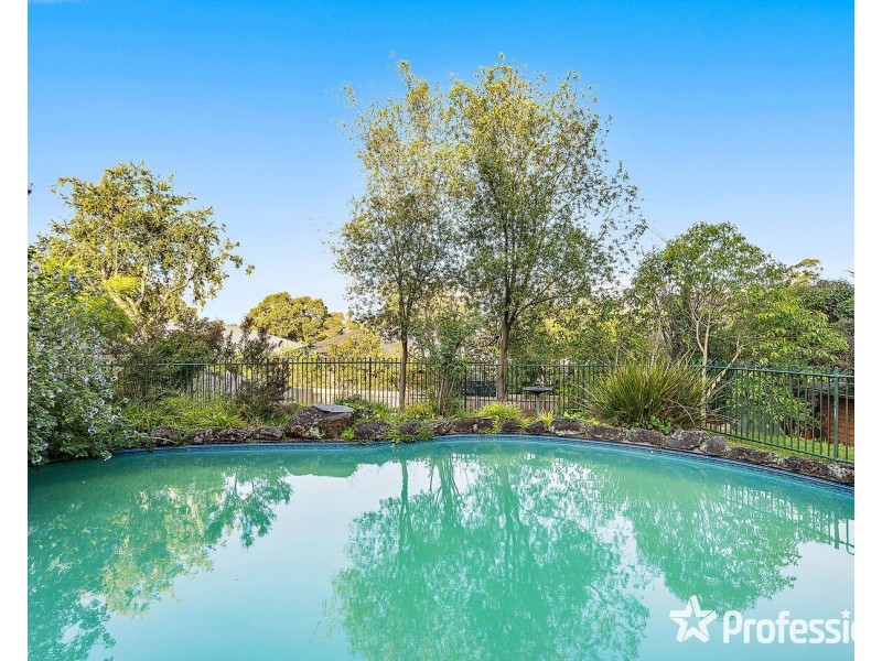 13 Rolling Hills Road, Chirnside Park VIC 3116