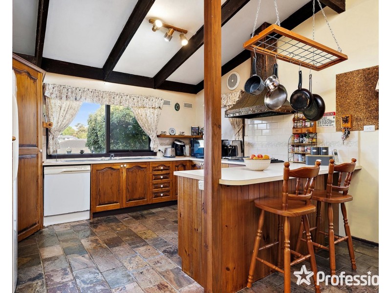 13 Rolling Hills Road, Chirnside Park VIC 3116