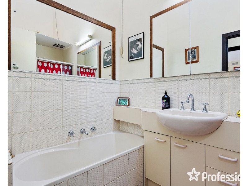 13 Rolling Hills Road, Chirnside Park VIC 3116