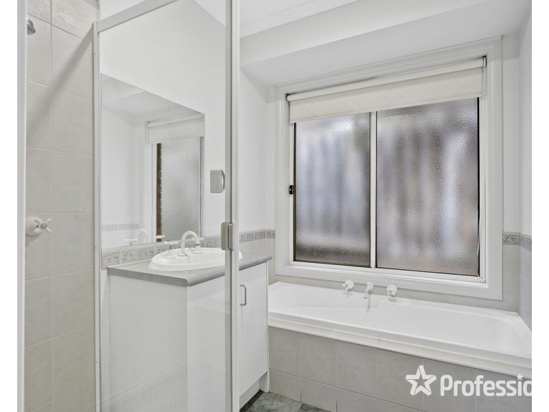 2/220 Wonga Road, Warranwood VIC 3134