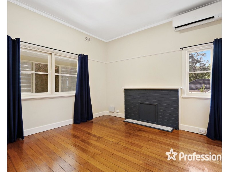 10 Monbulk Road, Mount Evelyn VIC 3796