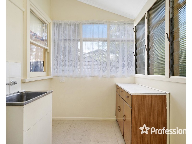 10 Monbulk Road, Mount Evelyn VIC 3796