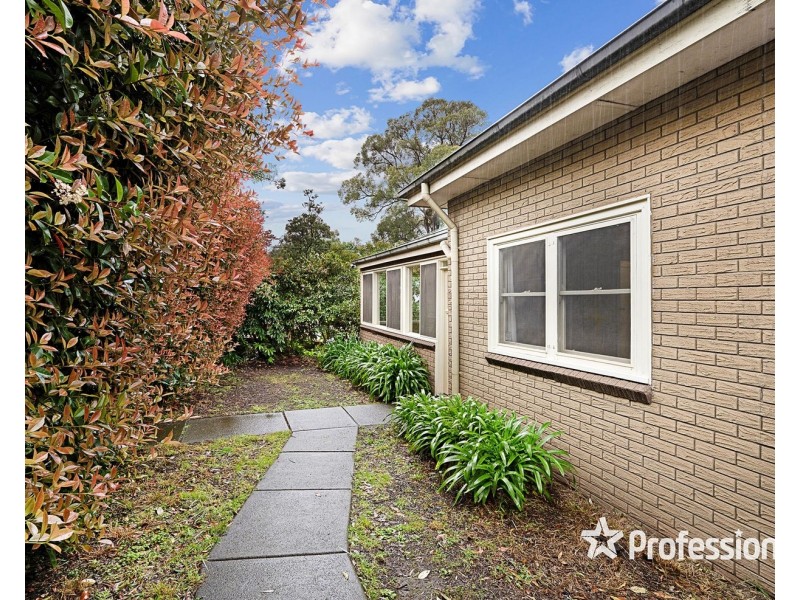 10 Monbulk Road, Mount Evelyn VIC 3796