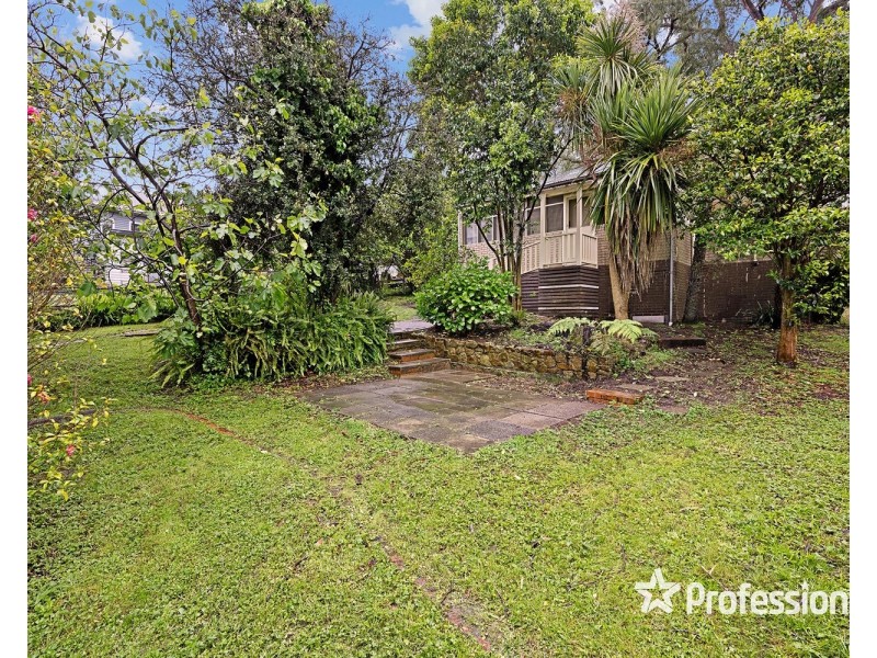 10 Monbulk Road, Mount Evelyn VIC 3796