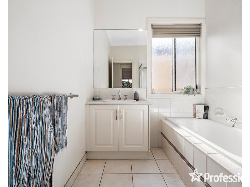 2 Winnetka Drive, Lilydale VIC 3140