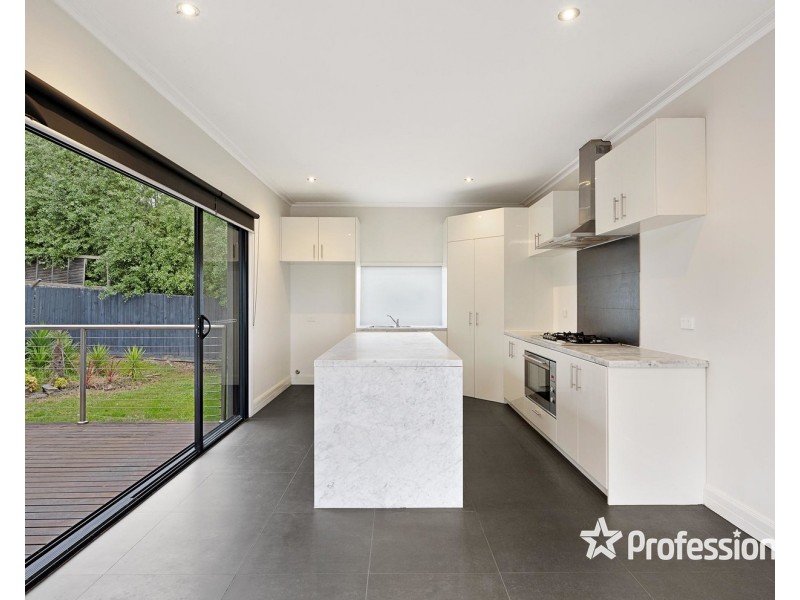 8 Pytchley Road, Croydon VIC 3136