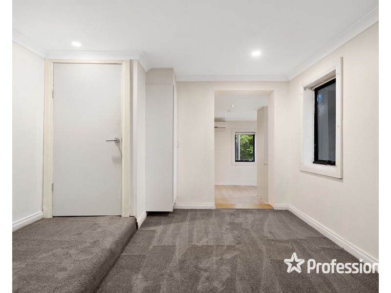 8 Pytchley Road, Croydon VIC 3136