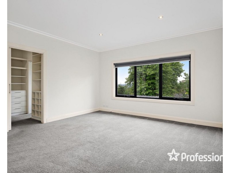 8 Pytchley Road, Croydon VIC 3136