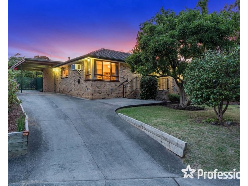 70 Dryden Concourse, Mooroolbark VIC 3138