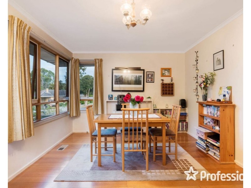 70 Dryden Concourse, Mooroolbark VIC 3138