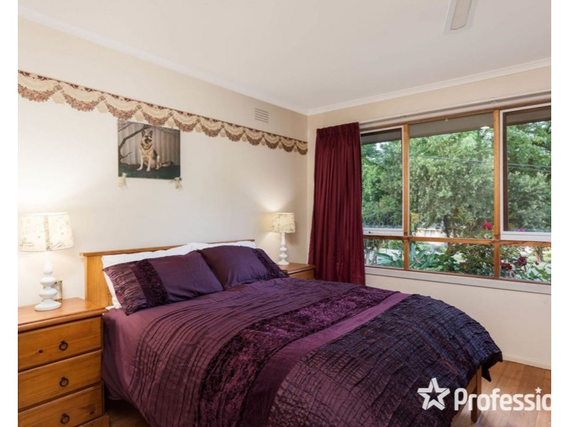 70 Dryden Concourse, Mooroolbark VIC 3138
