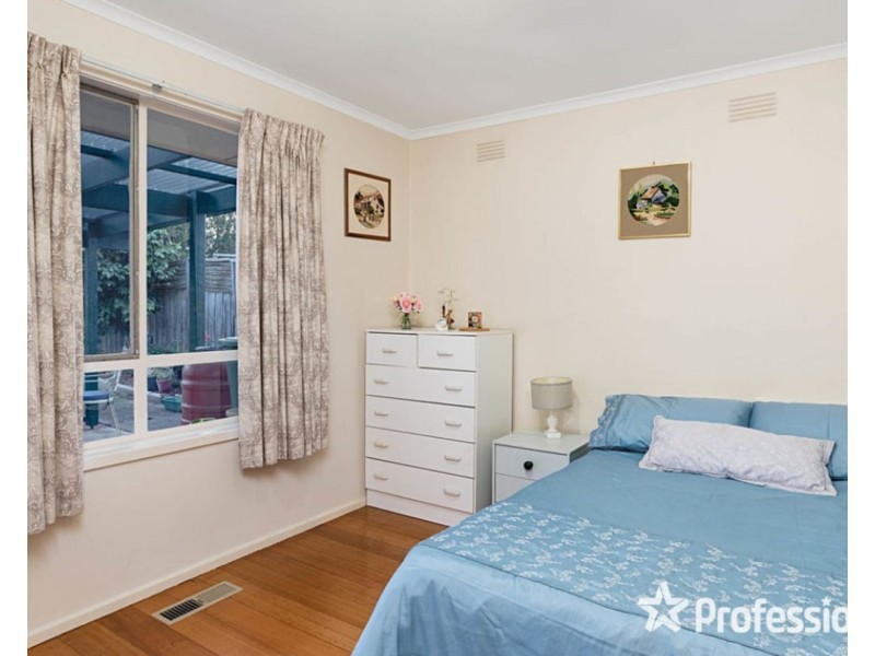 70 Dryden Concourse, Mooroolbark VIC 3138