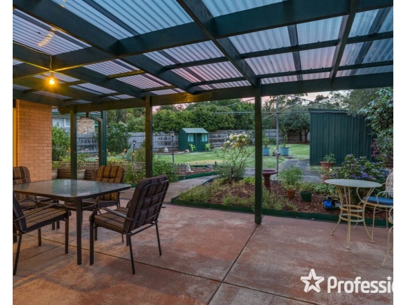 70 Dryden Concourse, Mooroolbark VIC 3138