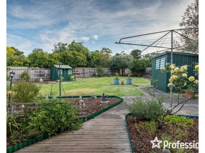 70 Dryden Concourse, Mooroolbark VIC 3138