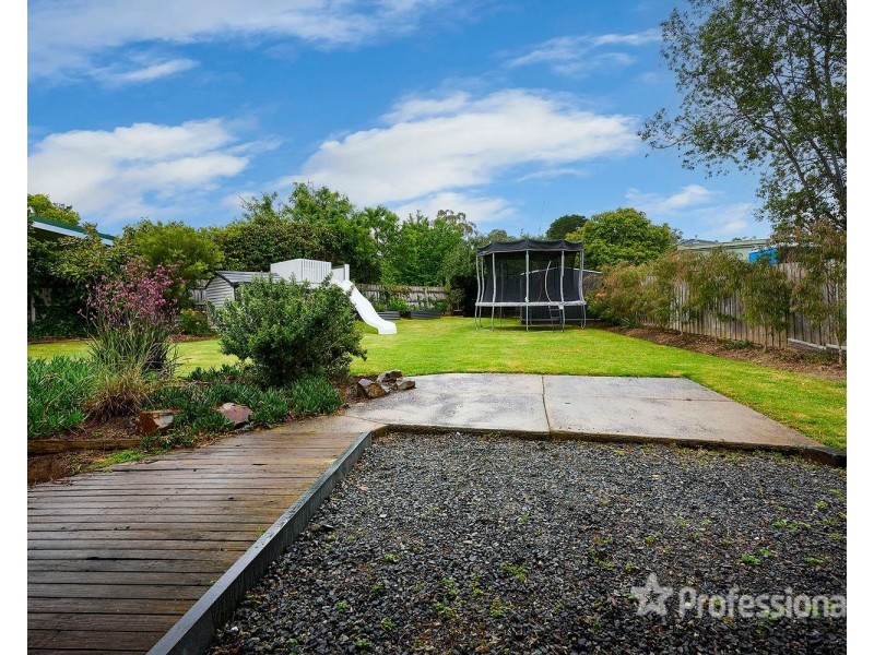 70 Dryden Concourse, Mooroolbark VIC 3138