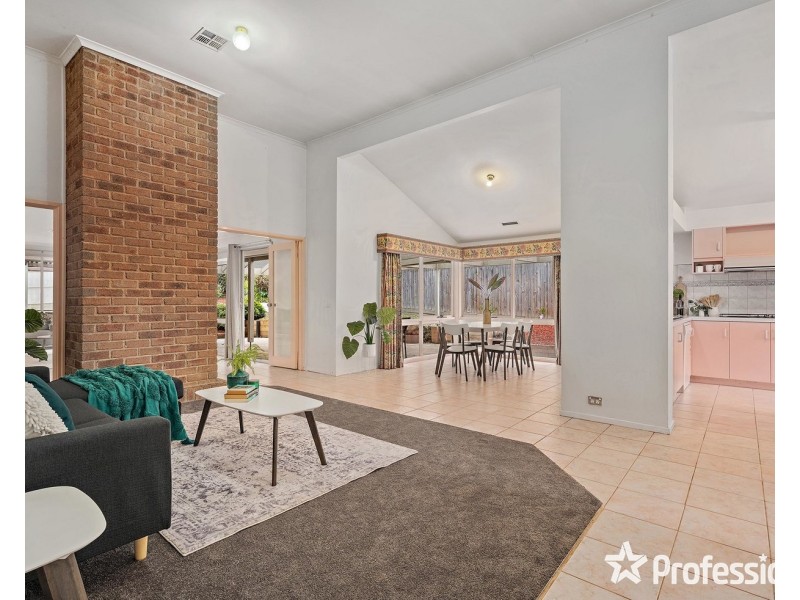 26  Kirkford Drive, Mooroolbark VIC 3138
