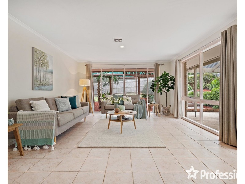 26  Kirkford Drive, Mooroolbark VIC 3138