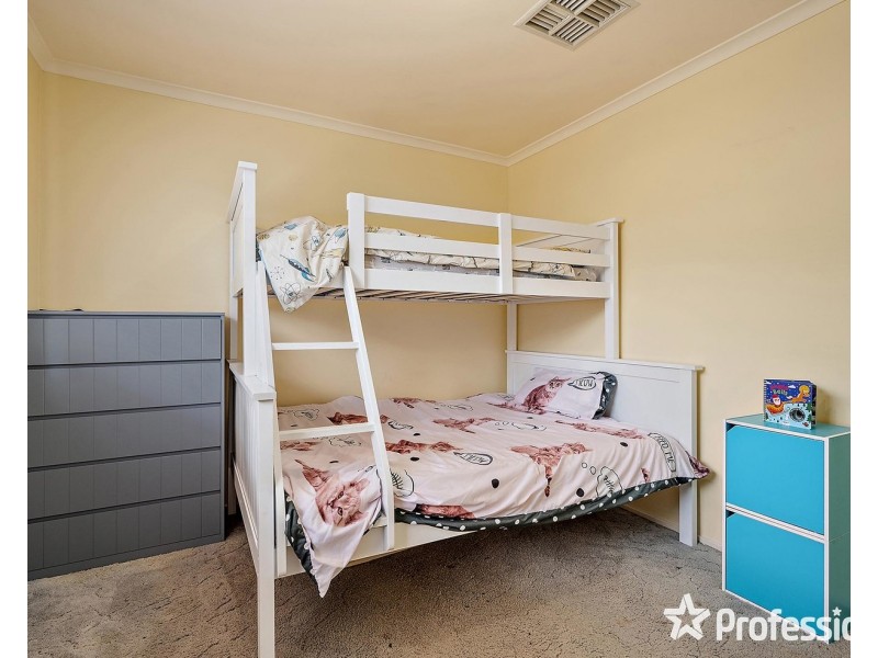 8 Parklands Avenue, Chirnside Park VIC 3116