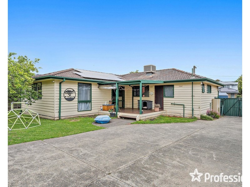 8 Parklands Avenue, Chirnside Park VIC 3116