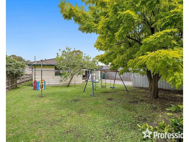 8 Parklands Avenue, Chirnside Park VIC 3116