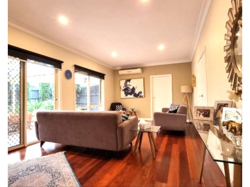 24  Longfellow Avenue, Mooroolbark VIC 3138