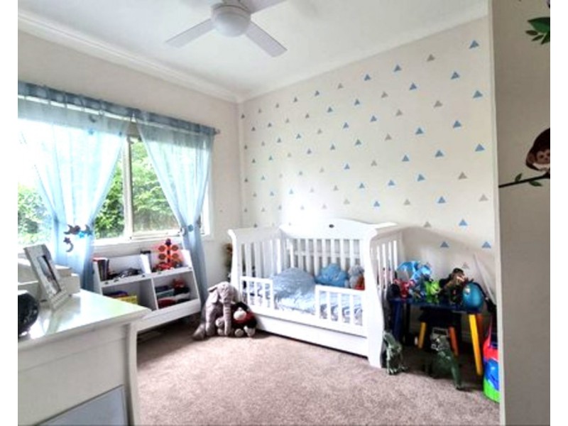 24  Longfellow Avenue, Mooroolbark VIC 3138