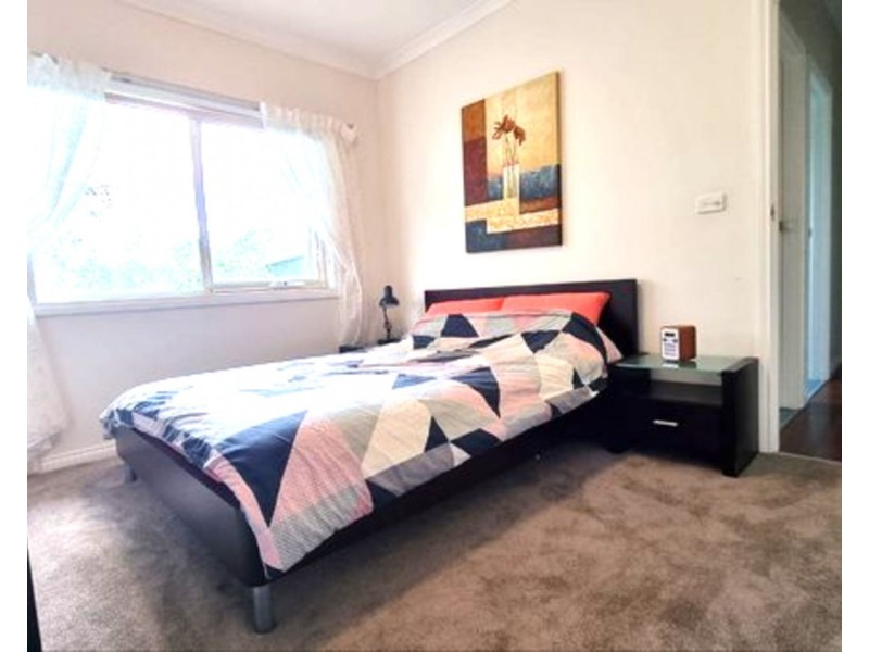 24  Longfellow Avenue, Mooroolbark VIC 3138