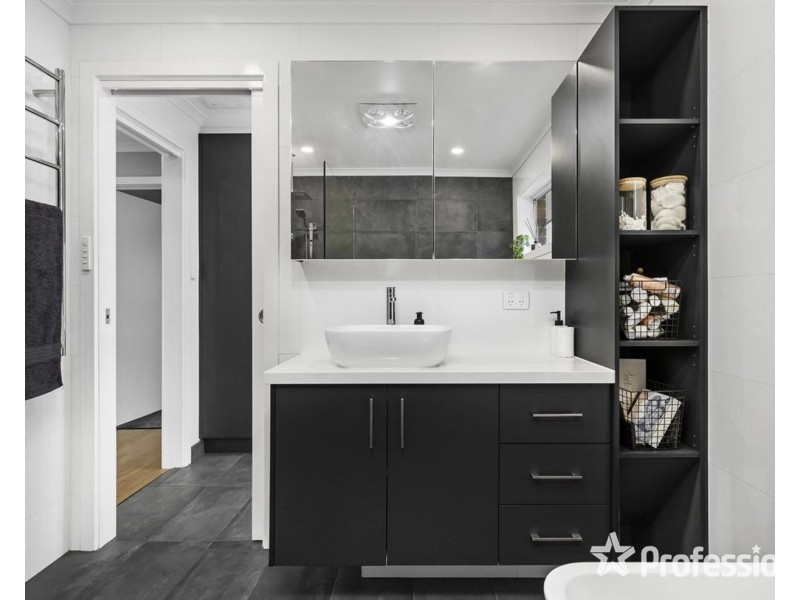 121 Commercial Road, Mount Evelyn VIC 3796