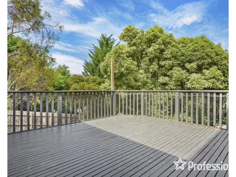 121 Commercial Road, Mount Evelyn VIC 3796