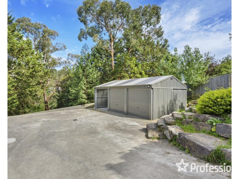 121 Commercial Road, Mount Evelyn VIC 3796