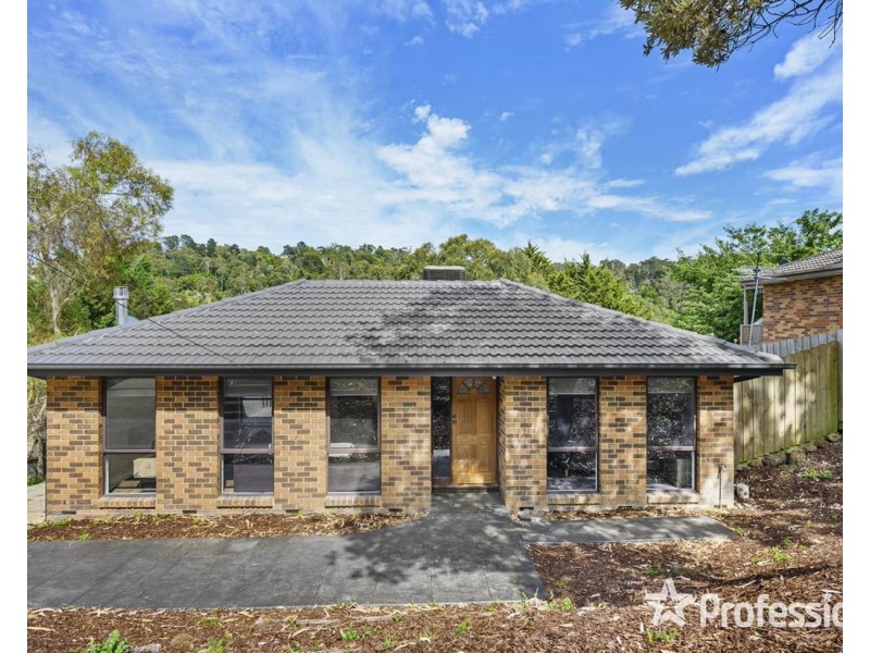 121 Commercial Road, Mount Evelyn VIC 3796