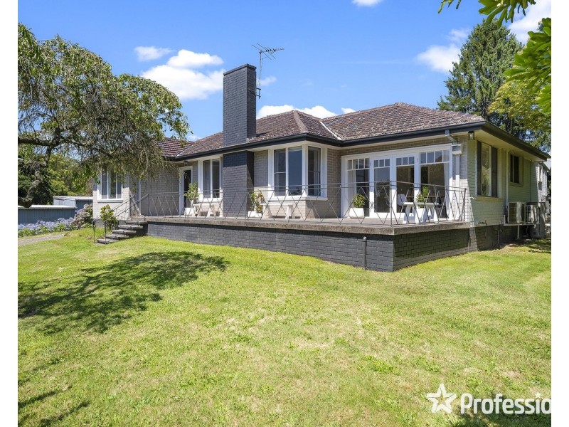 4 Glenview Road, Monbulk VIC 3793