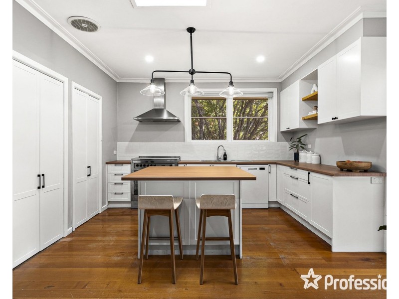 4 Glenview Road, Monbulk VIC 3793