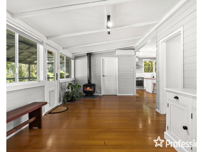 4 Glenview Road, Monbulk VIC 3793