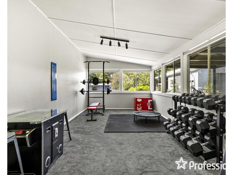 4 Glenview Road, Monbulk VIC 3793