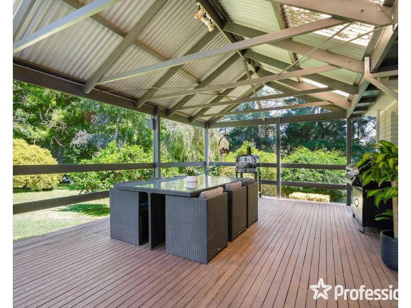 4 Glenview Road, Monbulk VIC 3793