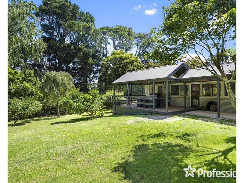 4 Glenview Road, Monbulk VIC 3793