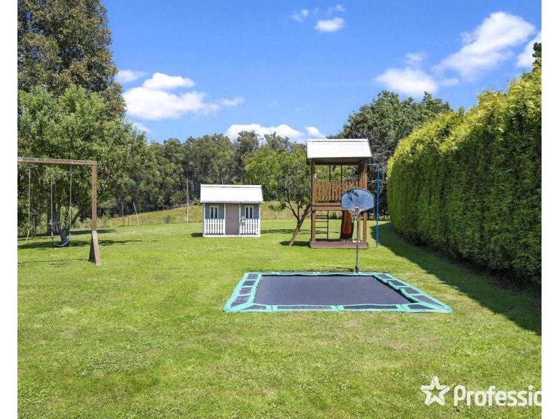 4 Glenview Road, Monbulk VIC 3793