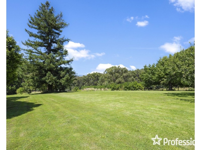 4 Glenview Road, Monbulk VIC 3793