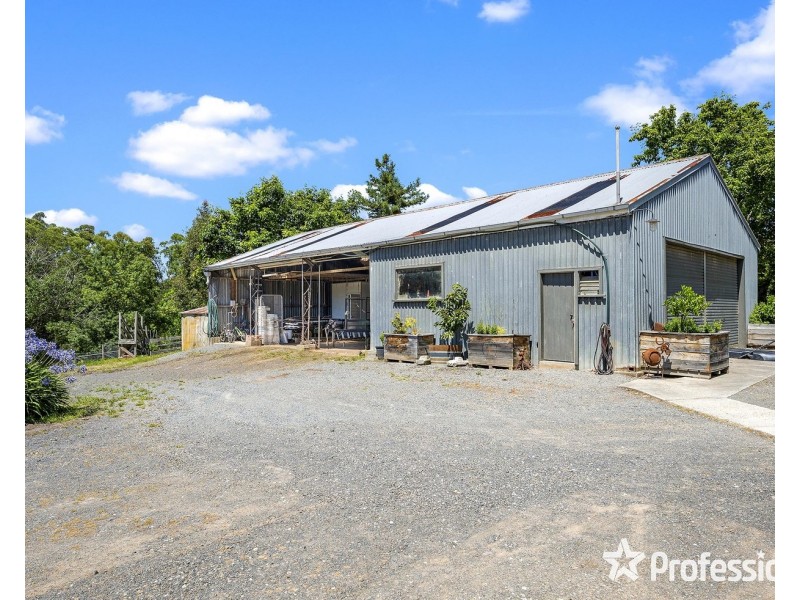 4 Glenview Road, Monbulk VIC 3793